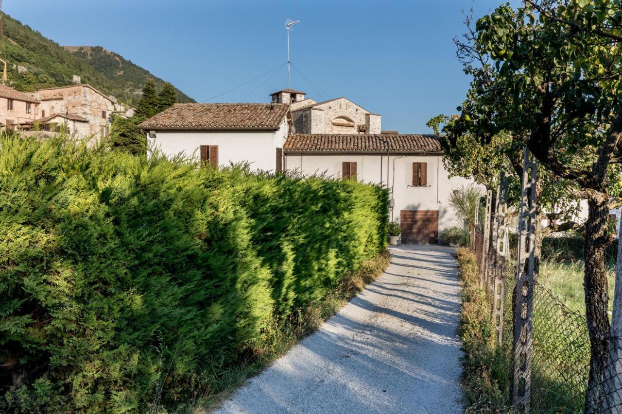 Borgo Santa Lucia Apartment With Private Parking & Garden Губбио Экстерьер фото