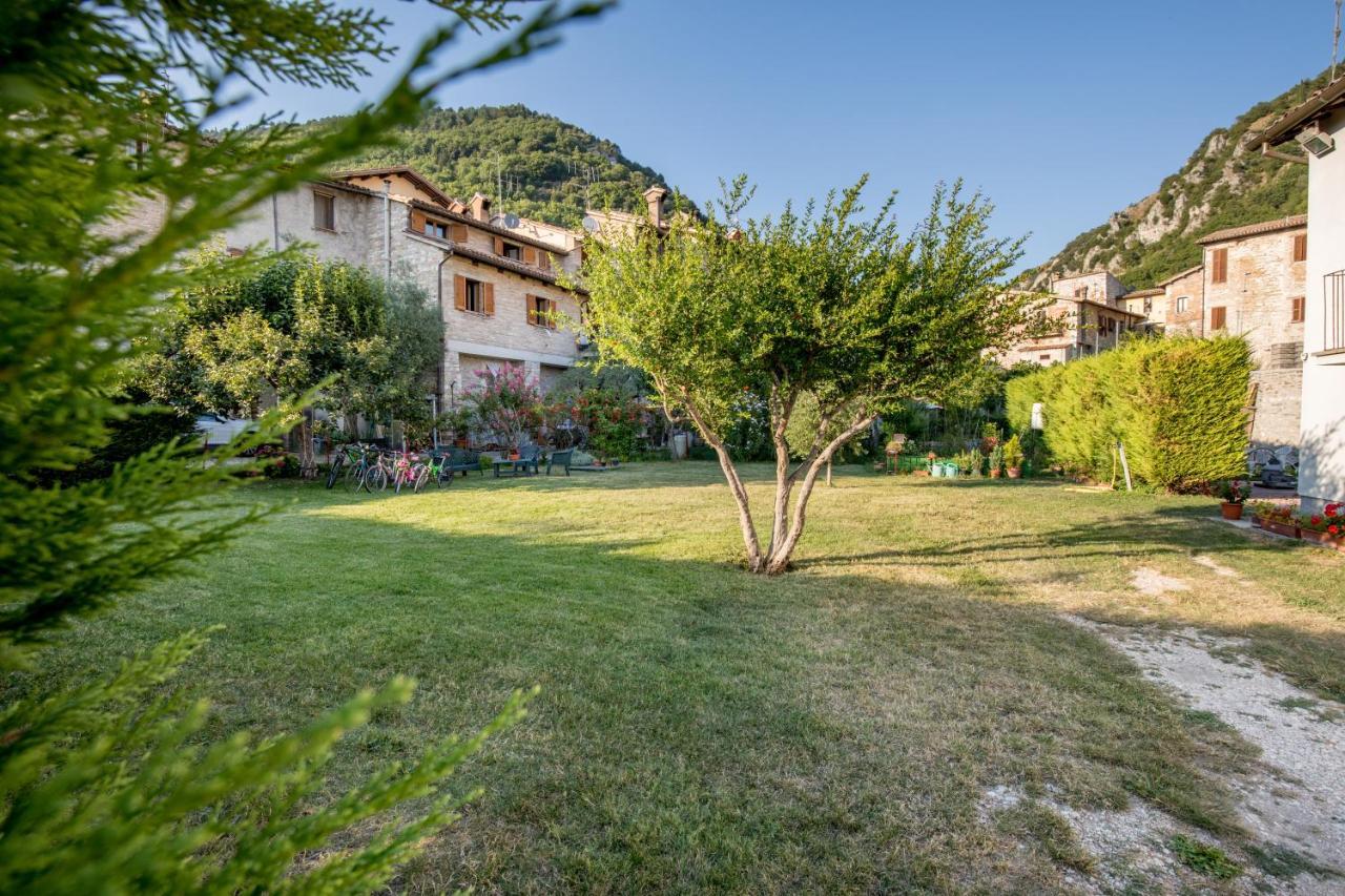 Borgo Santa Lucia Apartment With Private Parking & Garden Губбио Экстерьер фото